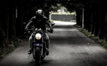 Jaki motocykl szosowo turystyczny 600?