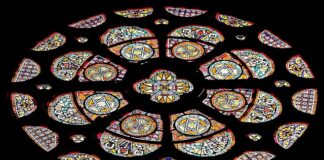 Jak farbować jajka w herbacie?